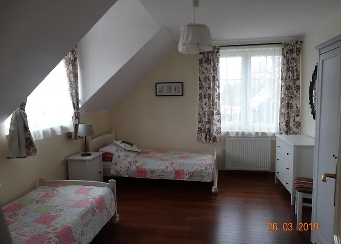 Dworek Pod Roza Rum i privatbostad *