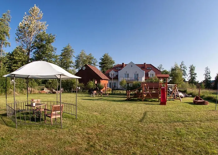 Dworek Pod Roza Rum i privatbostad Karwienskie Bloto Drugie